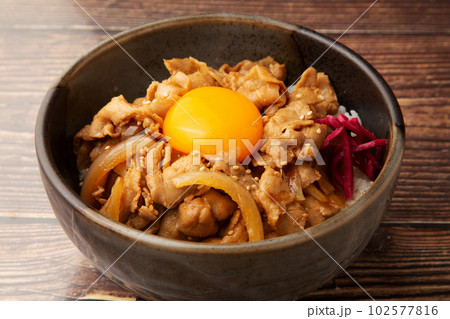 豚バラ肉のスタミナ丼 102577816