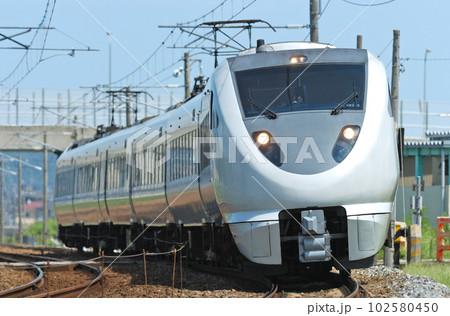 北陸本線 西高岡ー高岡 JR西日本 683系 T23編成(金沢) サンダーバード 北陸本線 西高岡ー高岡 JR西日本 683系 T23編成(金沢) サンダーバード 102580450