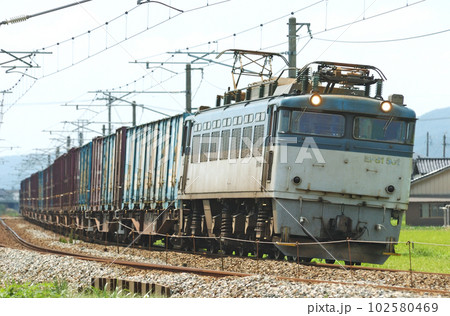 北陸本線　西高岡ー高岡　JR貨物　EF81-501（富山） 102580469