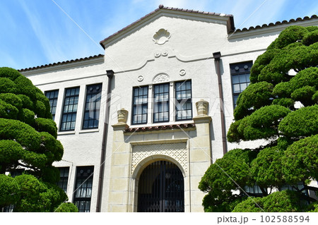 関西学院大学　文学部 102588594