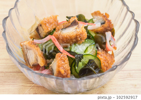 鯖の竜田揚げと胡瓜の酢の物 鯖の竜田揚げと胡瓜の酢の物 102592917