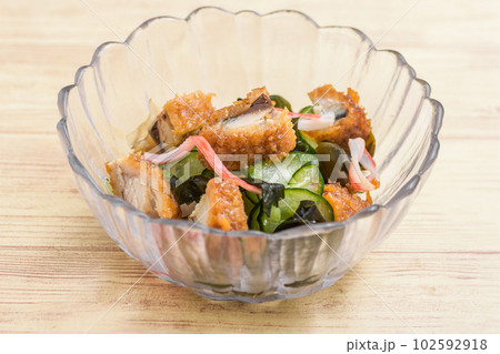 鯖の竜田揚げと胡瓜の酢の物 鯖の竜田揚げと胡瓜の酢の物 102592918