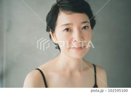 around fifty around fifty 102595100