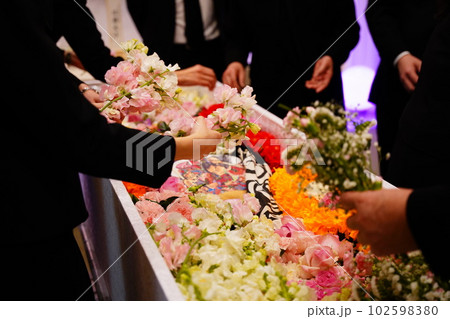 お別れの儀 102598380