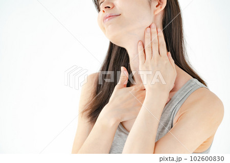 リンパマッサージ　デコルテ 102600830