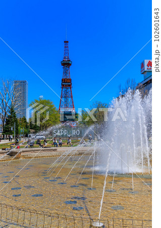 北海道 札幌市 ゴールデンウィークで賑わう大通公園 北海道 札幌市 ゴールデンウィークで賑わう大通公園 102601643