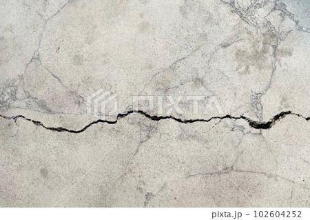 Home building problem. Wall cracked. 102604252