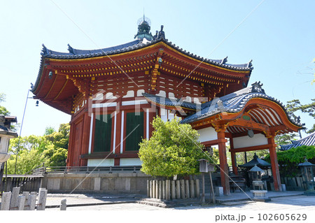 奈良市の世界文化遺産興福寺 南円堂 102605629