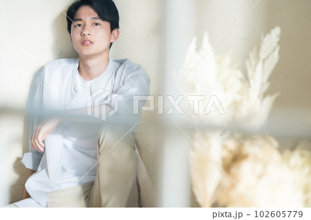 若い男性のビューティーポートレート 102605779