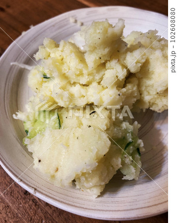 おいしい自家製ポテトサラダ 102608080