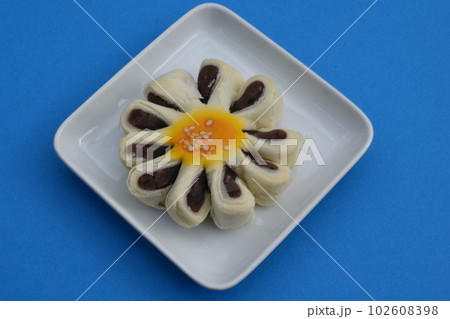 横浜中華街の菊花酥 横浜中華街の菊花酥 102608398