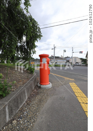 宮城　登米　丸ポストのある風景（登米総合支所） 102612790