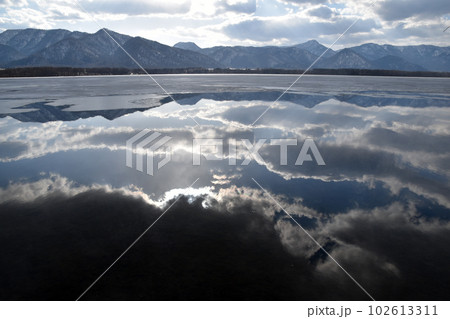 3月の屈斜路湖 102613311