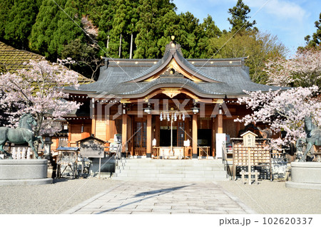 丹生川上神社上社 【奈良県吉野郡川上村】 丹生川上神社上社 【奈良県吉野郡川上村】 102620337