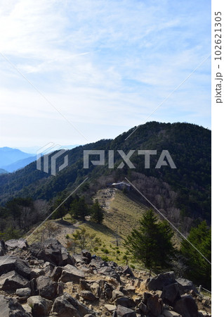 大菩薩峠の山小屋「介山荘」 102621305