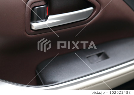 自動車のドアノブ 102623488