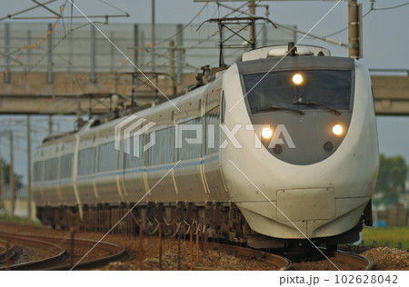 北陸本線 加賀笠間ー美川 JR西日本 681系 T03+T31編成(金沢) サンダーバード 北陸本線 加賀笠間ー美川 JR西日本 681系 T03+T31編成(金沢) サンダーバード 102628042