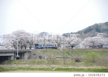 えちごトキめき鉄道 ET122形気動車 能生の桜 えちごトキめき鉄道 ET122形気動車 能生の桜 102636272
