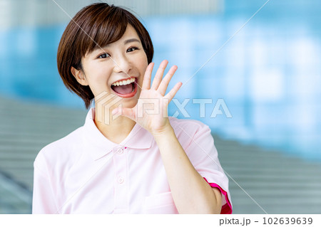 介護士　女性 102639639