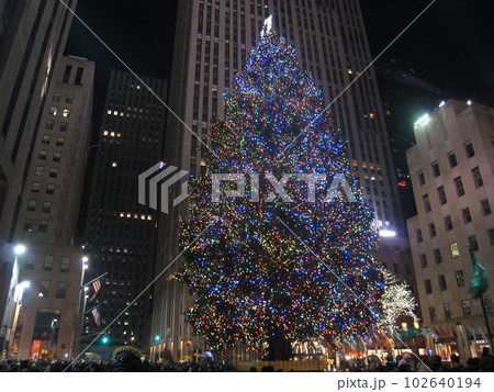 ロックフェラーのクリスマスツリー 102640194