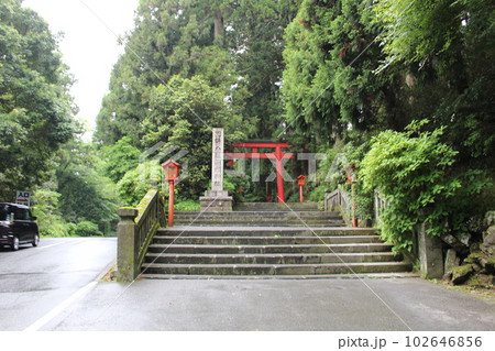 神社の一角 102646856