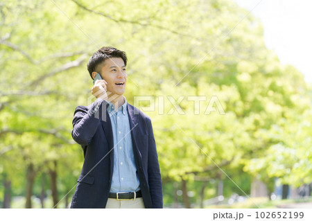 爽やかなビジネスパーソンのポートレート 爽やかなビジネスパーソンのポートレート 102652199