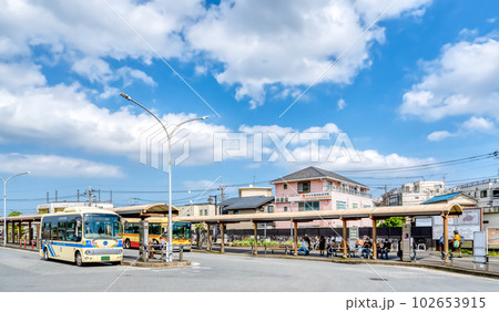 横浜市旭区の都市風景　鶴ヶ峰駅 102653915