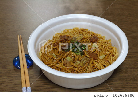 カップ焼きそば カップ焼きそば 102656386