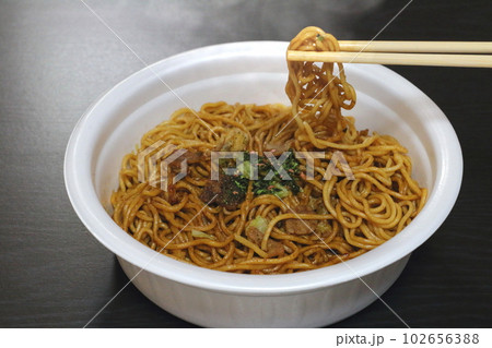 カップ焼きそば カップ焼きそば 102656388