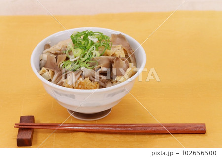 舞茸の炊き込みご飯　マイタケ　油揚げ　ごはん 102656500
