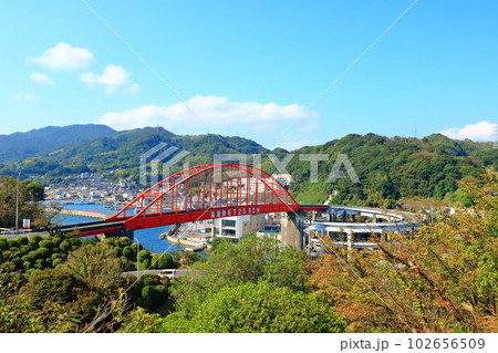 【広島県】秋晴れの音戸大橋 【広島県】秋晴れの音戸大橋 102656509