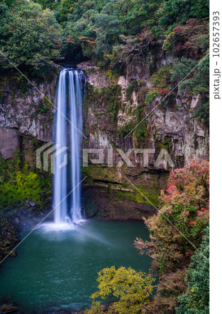 五老ヶ滝の紅葉　【熊本県上益城郡山都町】 102657393