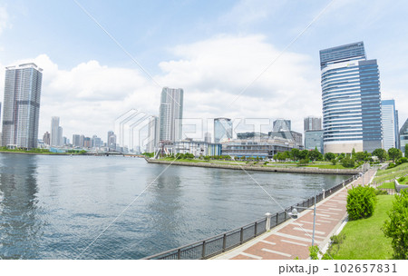 「ららぽーと豊洲」に隣接する「春海橋公園」 「ららぽーと豊洲」に隣接する「春海橋公園」 102657831