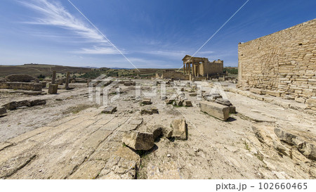 ローマ遺跡ドゥッガ・キャピトル神殿 / Dougga, Tunisia 102660465