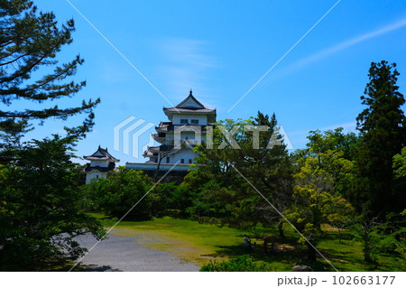 伊賀上野城と青空 伊賀上野城と青空 102663177