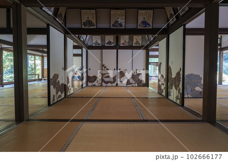 初夏の青蓮院門跡　襖絵　京都府京都市 102666177