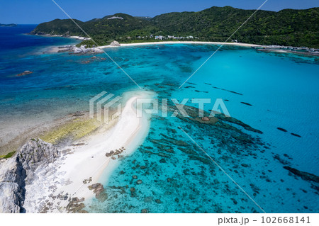 【沖縄・渡嘉敷島・空撮写真】渡嘉敷島の青い阿波連ビーチとシブがき島を空撮⑨ 【沖縄・渡嘉敷島・空撮写真】渡嘉敷島の青い阿波連ビーチとシブがき島を空撮⑨ 102668141