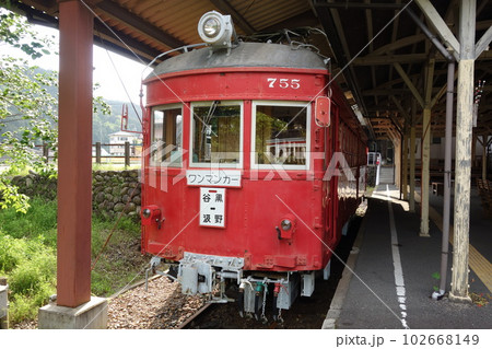 名鉄谷汲線 谷汲駅跡 赤い列車 名鉄谷汲線 谷汲駅跡 赤い列車 102668149