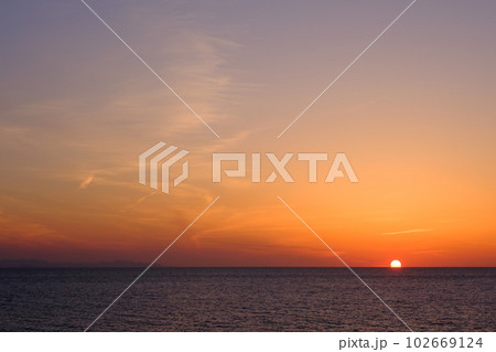 福井県美浜町の夕焼け 福井県美浜町の夕焼け 102669124