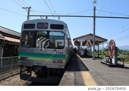 和銅黒谷駅に停車する秩父鉄道の列車 和銅黒谷駅に停車する秩父鉄道の列車 102670408