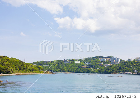 フェリーから鳥羽の風景 フェリーから鳥羽の風景 102671345