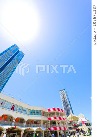【大阪府】6月・爽やかな青空の北大阪の繫華街、せんちゅうパル 【大阪府】6月・爽やかな青空の北大阪の繫華街、せんちゅうパル 102671387