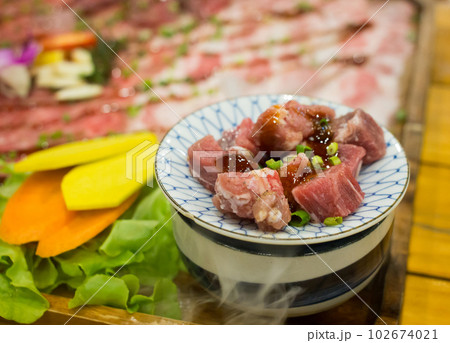 Top view of diced beef thigh and striped beef, focus selective 102674021
