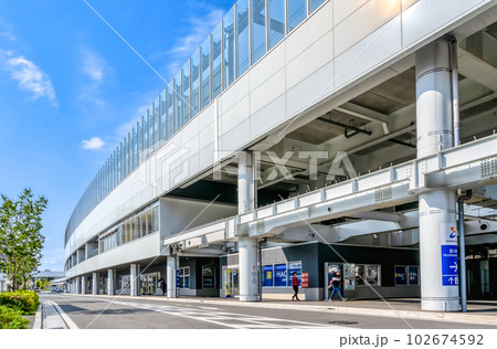 横浜市の都市風景　星川駅 102674592