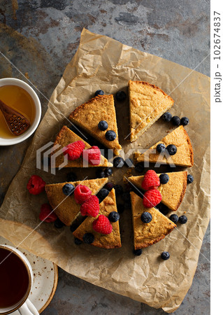 Gluten free cake with fresh fruit Gluten free cake with fresh fruit 102674837