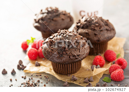 Double chocolate muffins with raspberry Double chocolate muffins with raspberry 102674927
