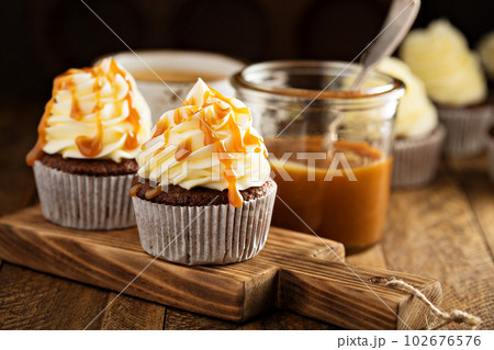 Homemade butterscotch cupcakes 102676576