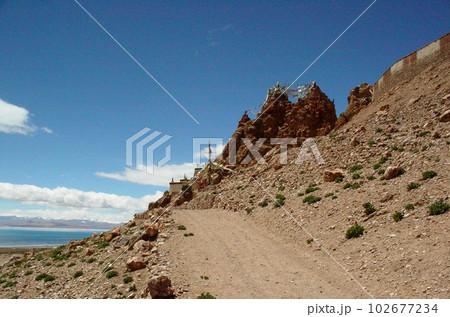 西チベット　マナサロワール湖畔のチゥ・ゴンパ 102677234