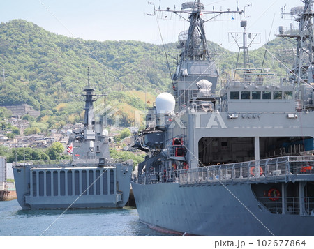 広島・呉湾 軍港めぐり 艦船の艦橋 広島・呉湾 軍港めぐり 艦船の艦橋 102677864