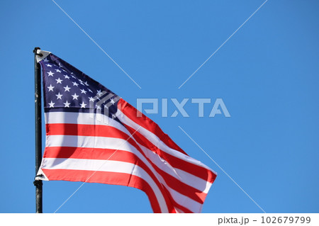 風になびくアメリカ国旗 USA flag streaming in wind 風になびくアメリカ国旗 USA flag streaming in wind 102679799